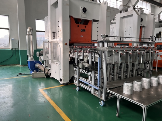 購入 ISO 4キャビティ機械を作る銀製のAlufoilの容器 online manufacture