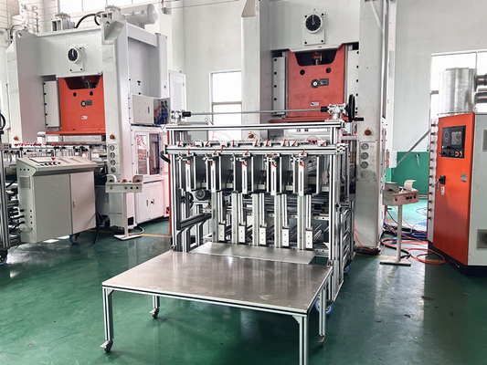 購入 機械に銀ぱくの容器機械をする12000pcs/H 26KWアルミニウム容器 online manufacture
