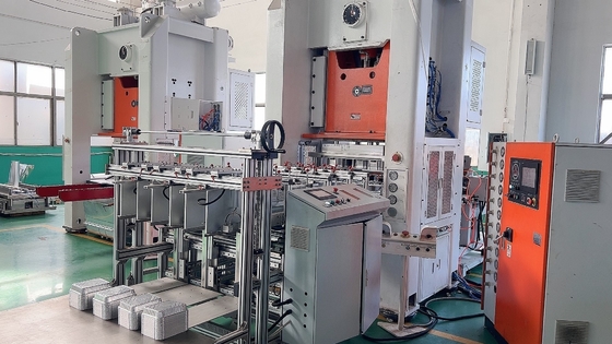 購入 高容量 アルミホイルコンテナ製造機 12000PCS/時間 26KW online manufacture
