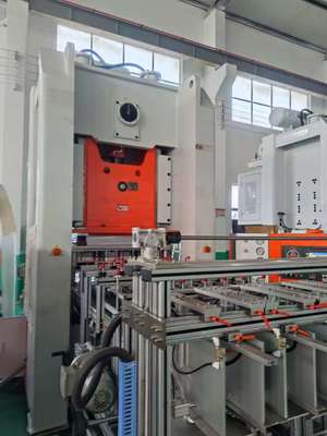 LK-T80 食品容器パンチングマシン、金型クイックチェンジ、15分スイッチ、オペレーター1名