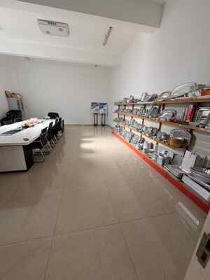 アルミホイール容器を作る機械 焼肉のための滑らかな壁長方形